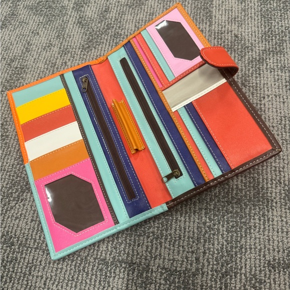 Wallet - Picture 2 of 3